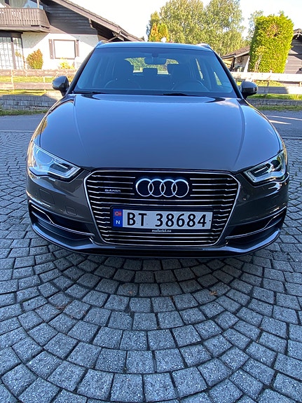 Audi e-tron 3 of 23