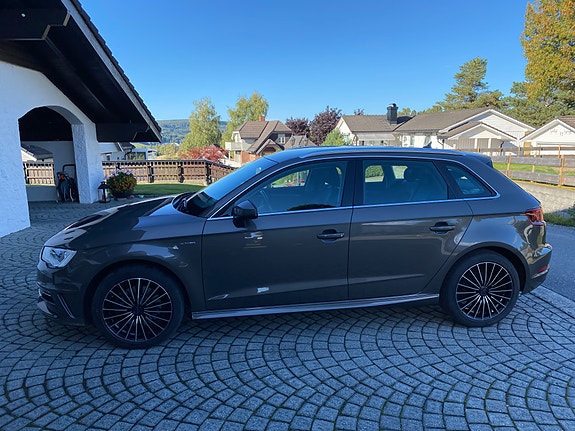 Audi e-tron 5 of 23