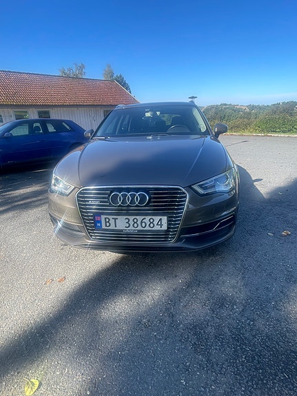 Audi e-tron 22 of 23