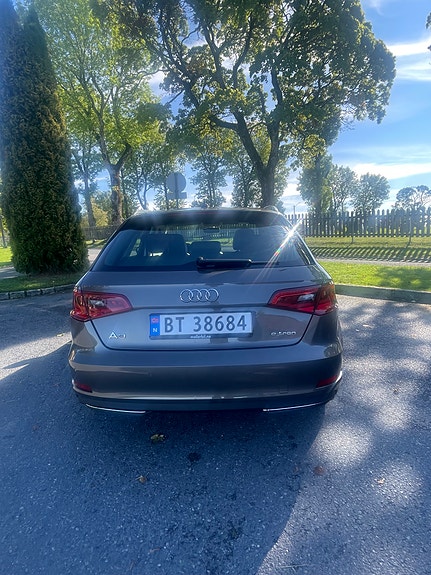Audi e-tron 18 of 23