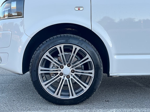 Volkswagen Caravelle 11 of 30