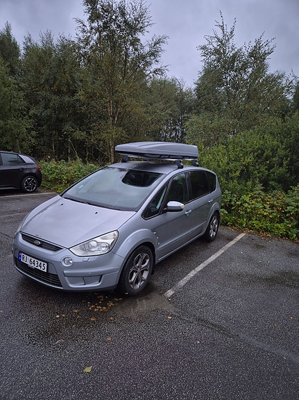 Ford S-MAX 3 of 3