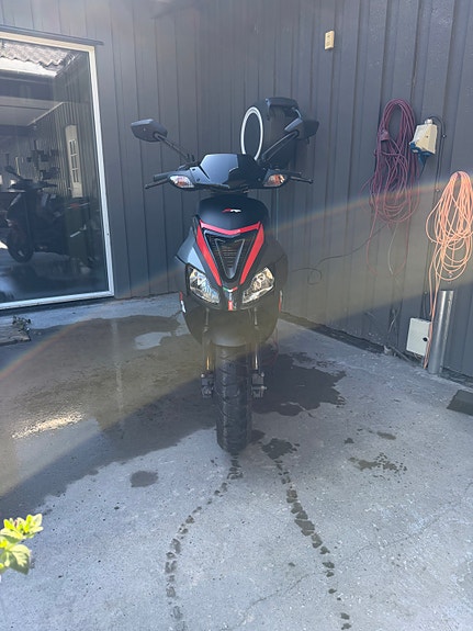 Aprilia SR 50 6 of 9