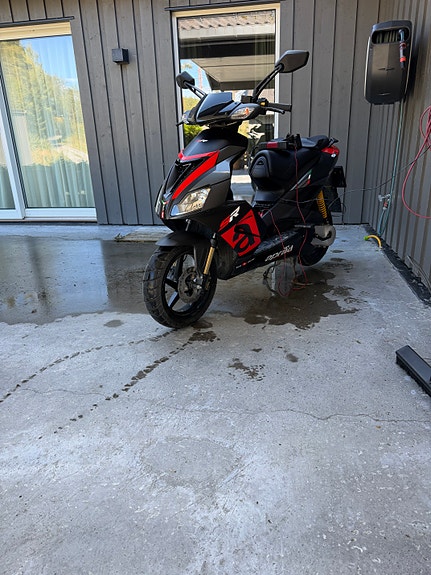 Aprilia SR 50 5 of 9