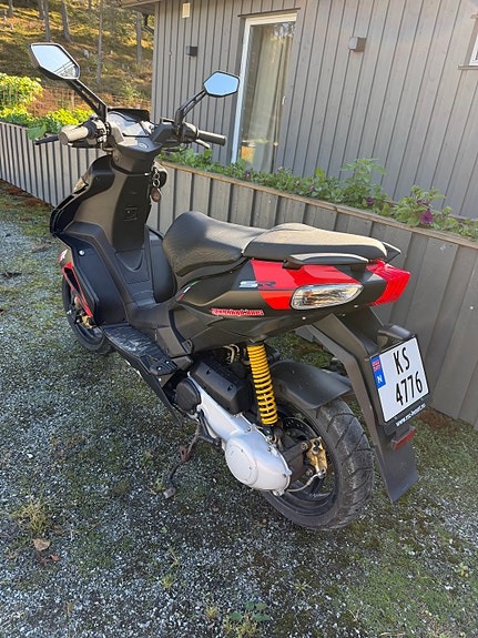 Aprilia SR 50 4 of 9