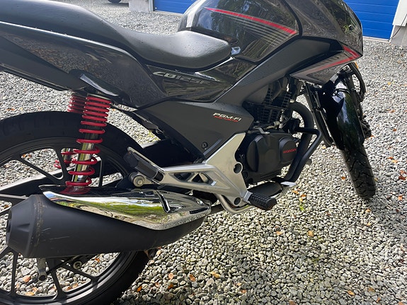 Honda CB 125F 5 of 6