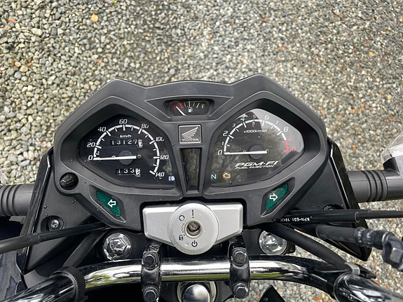 Honda CB 125F 3 of 6