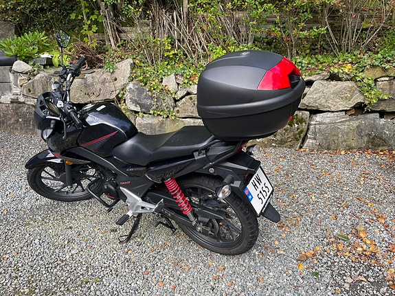 Honda CB 125F 6 of 6