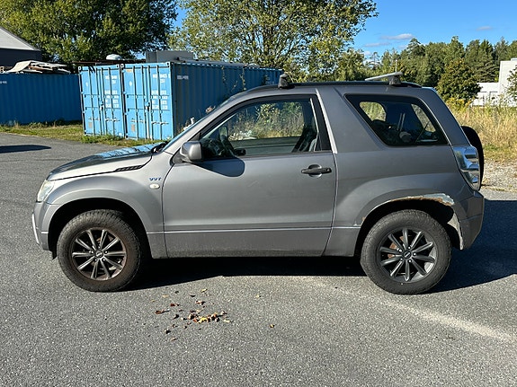 Suzuki Grand Vitara 5 of 18