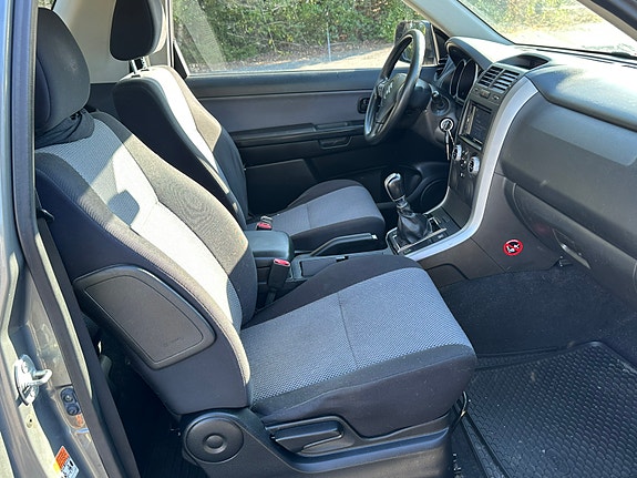 Suzuki Grand Vitara 13 of 18