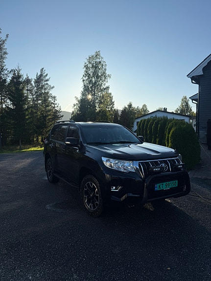 Toyota Land Cruiser 7 of 19