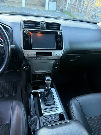 Toyota Land Cruiser 10 of 19