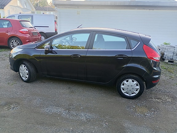 Ford Fiesta 8 of 15