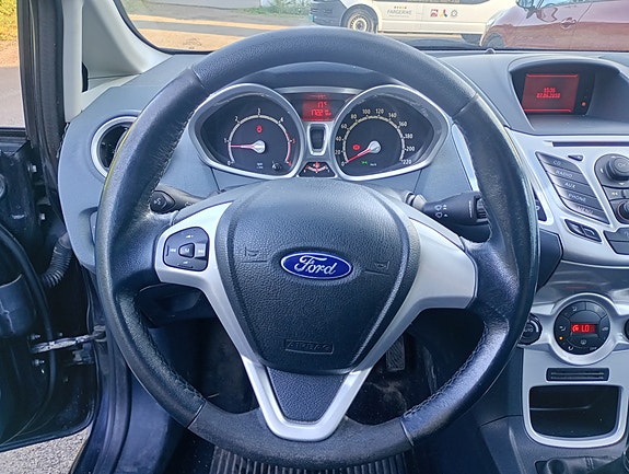 Ford Fiesta 10 of 15