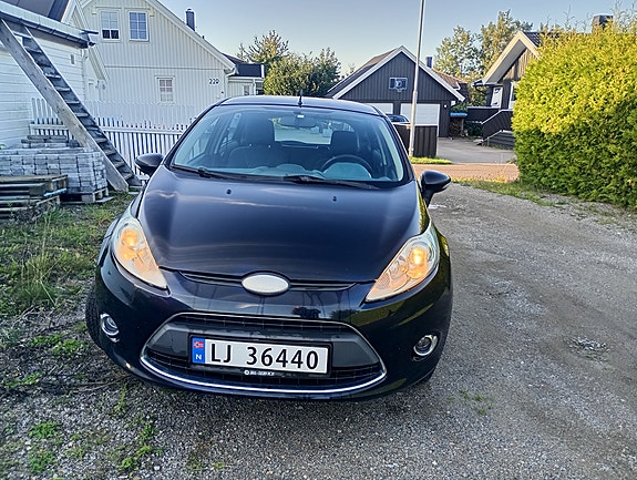 Ford Fiesta 2 of 15