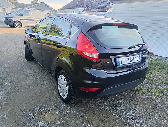 Ford Fiesta 7 of 15