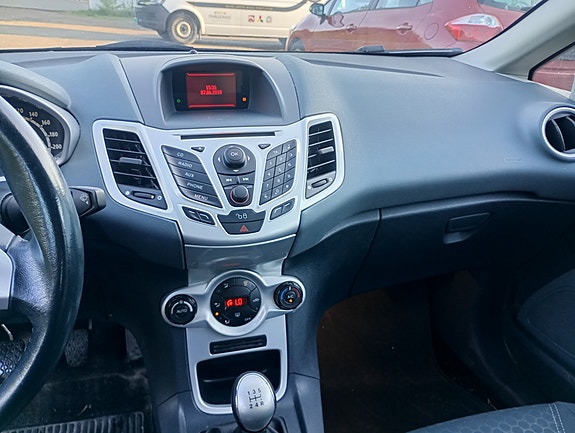 Ford Fiesta 12 of 15