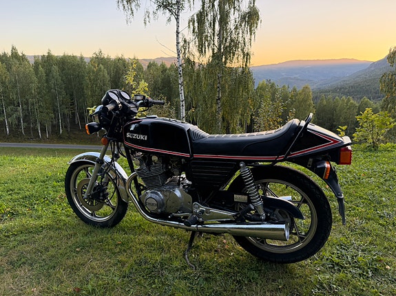 Suzuki GS 450 11 of 16