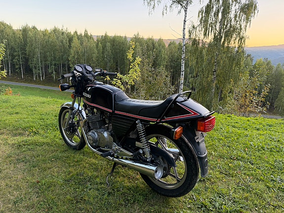 Suzuki GS 450 4 of 16
