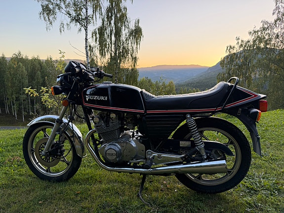 Suzuki GS 450 3 of 16
