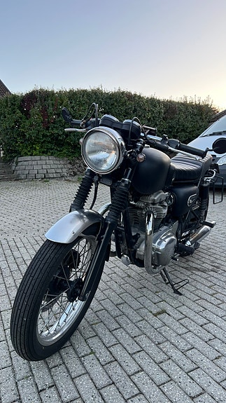 Kawasaki W 650 6 of 8