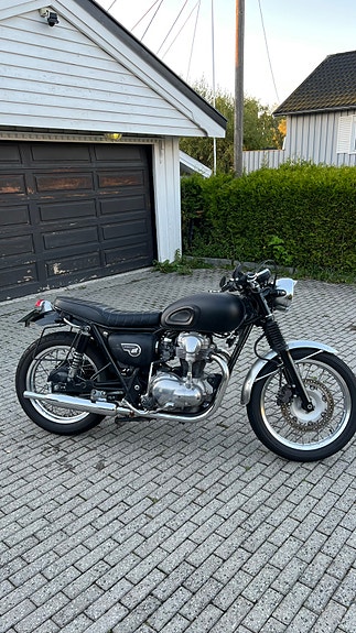 Kawasaki W 650 2 of 8
