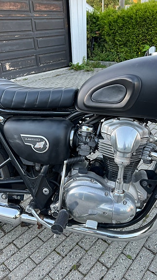 Kawasaki W 650 4 of 8