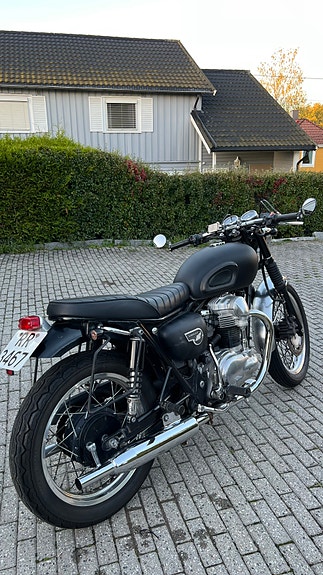 Kawasaki W 650 7 of 8