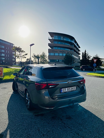 Toyota Avensis 3 of 28