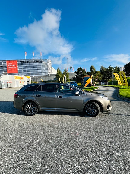 Toyota Avensis 4 of 28