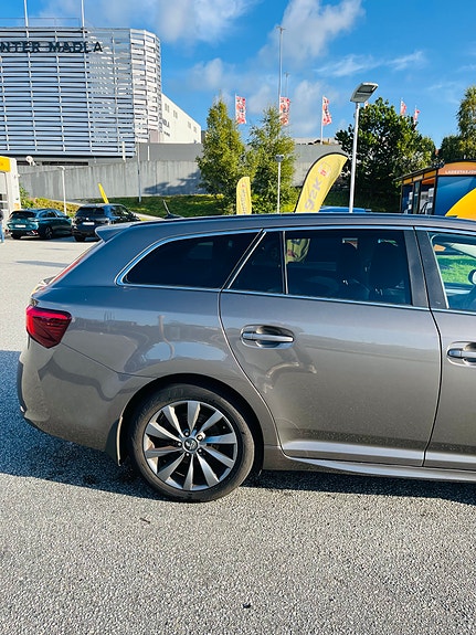 Toyota Avensis 14 of 28