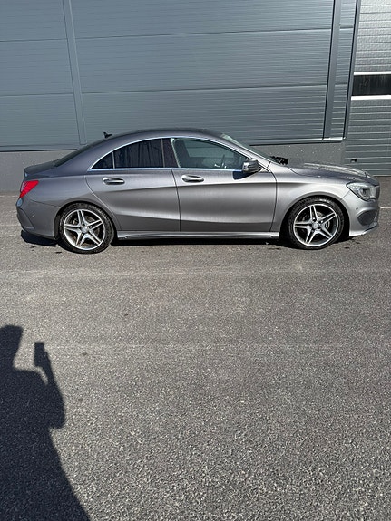Mercedes-Benz CLA180 2 of 19