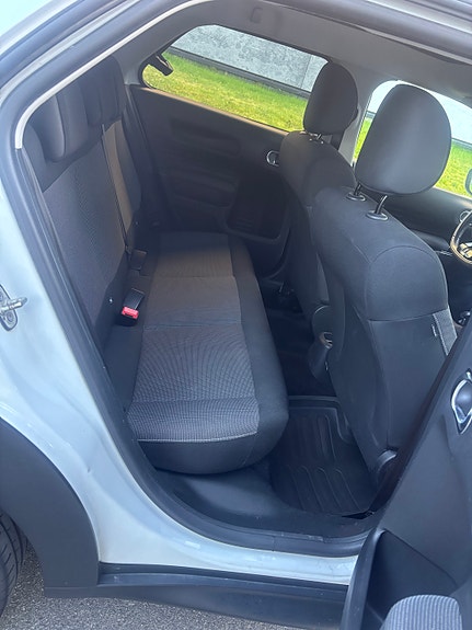 Citroen C4 Cactus 9 of 14