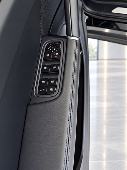 Porsche Cayenne 26 of 29