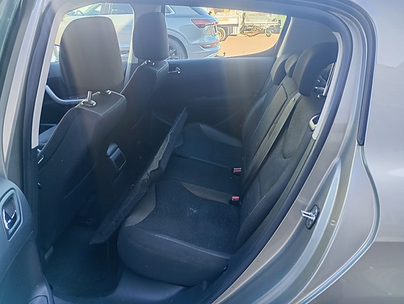 Peugeot 308 17 of 20