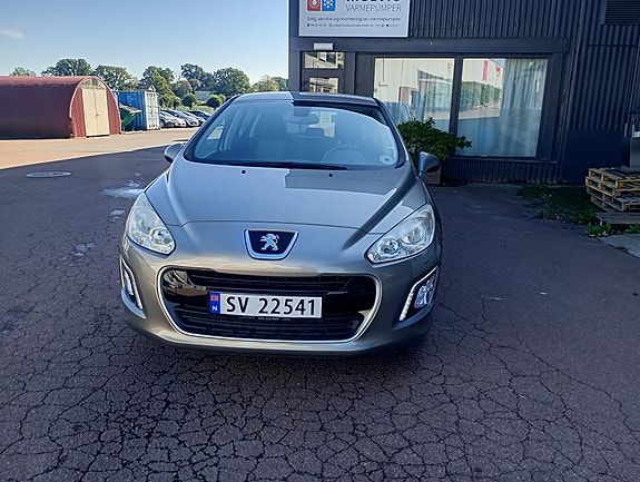 Peugeot 308 2 of 20