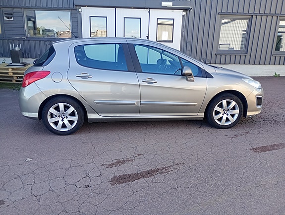 Peugeot 308 4 of 20