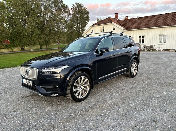 Volvo XC90 3 of 20