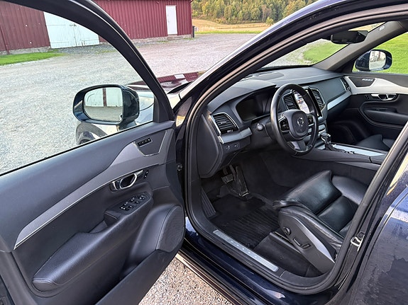 Volvo XC90 9 of 20