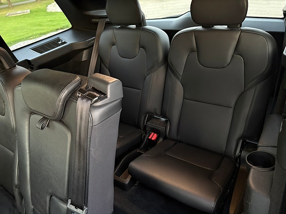Volvo XC90 11 of 20