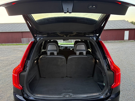 Volvo XC90 12 of 20