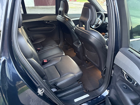 Volvo XC90 14 of 20