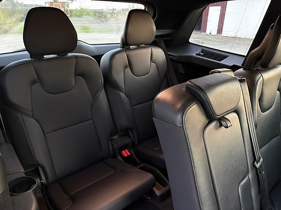 Volvo XC90 13 of 20