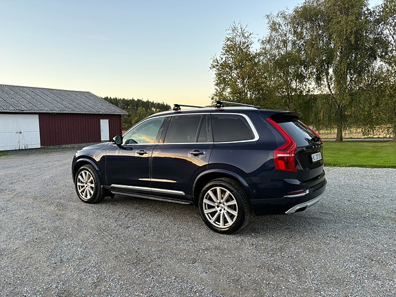 Volvo XC90 5 of 20