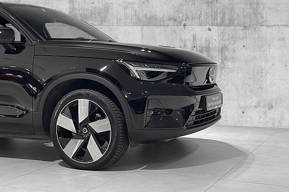 Volvo XC40 6 of 30