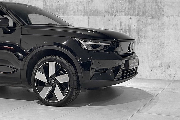 Volvo XC40 5 of 30