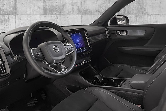 Volvo XC40 30 of 30