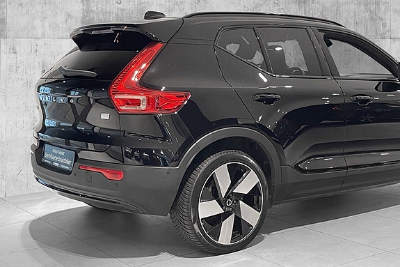 Volvo XC40 16 of 30