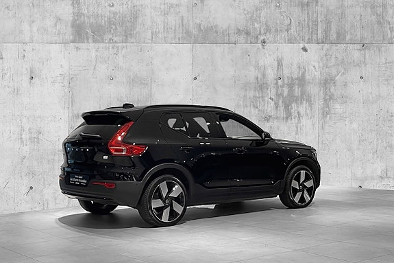 Volvo XC40 14 of 30