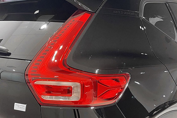 Volvo XC40 17 of 30